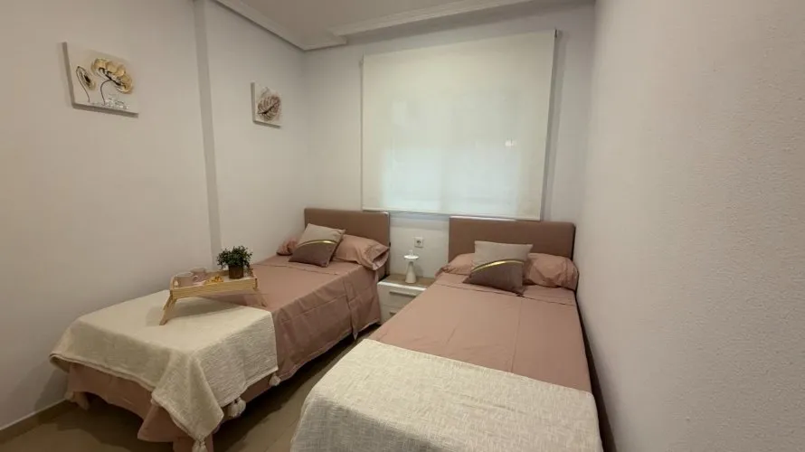 Apartment de 2 chambres à Alicante, Espagne No. 2465 № 3