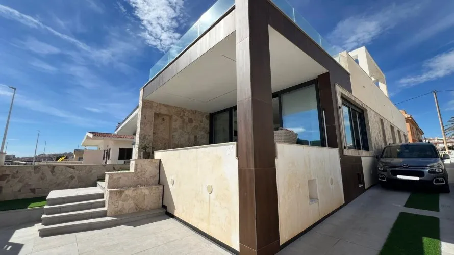 Villa de 5 chambres à La Mata, Espagne No. 1966 № 2