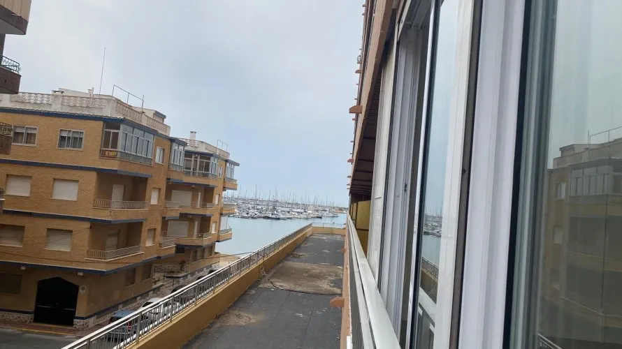 Apartment de 3 chambres à Torrevieja, Espagne No. 1500 № 19