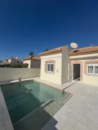 Villa de 2 chambres à Torreblanca, Espagne No. 1503