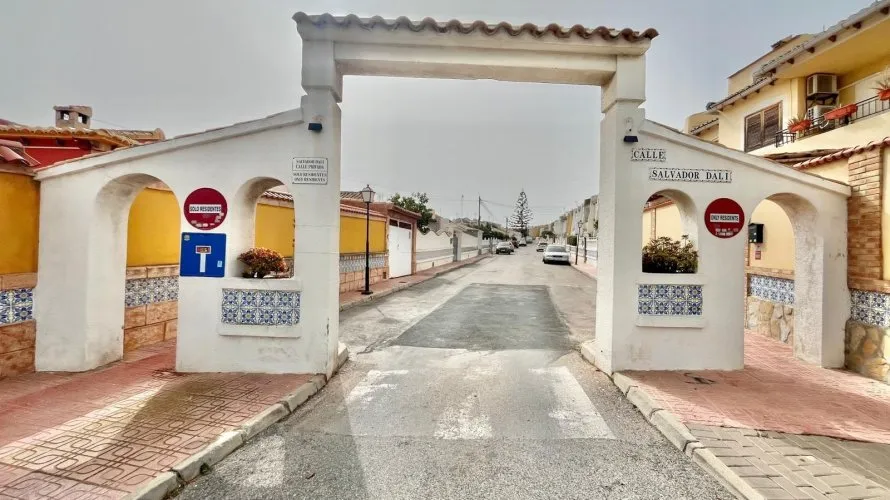 Apartment de 2 chambres à Torrevieja, Espagne No. 2327 № 25