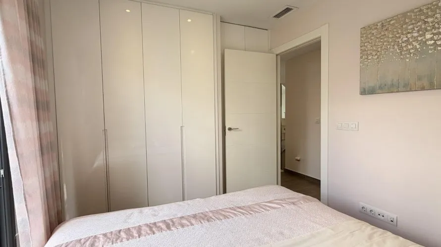 Villa de 5 chambres à Torrevieja, Espagne No. 2447 № 11