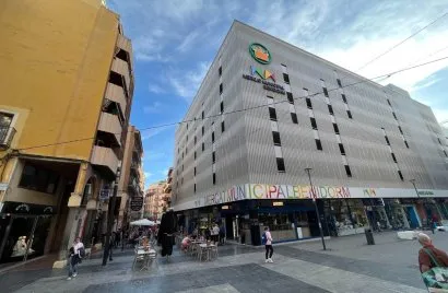 Commercial property de 597m² à Benidorm, Espagne No. 1892