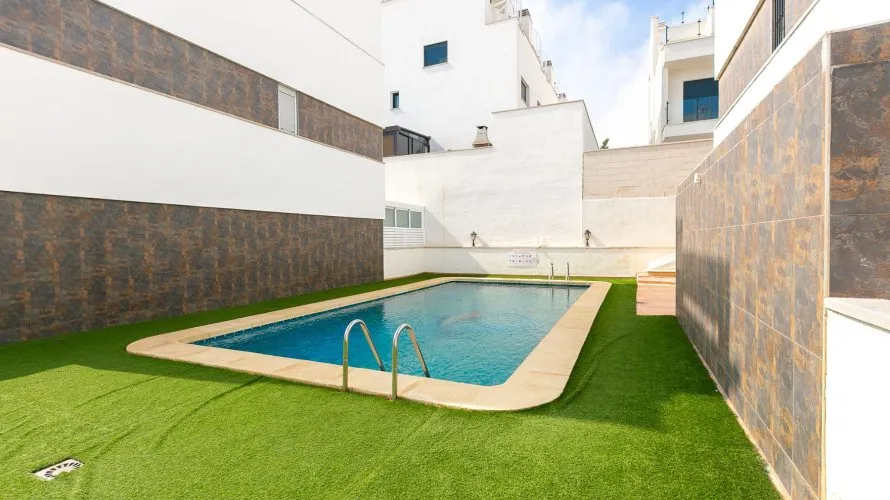 House de 132m² à Guardamar del Segura, Espagne No. 2336 № 1