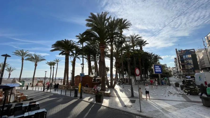Commercial property de 597m² à Benidorm, Espagne No. 1892 № 2