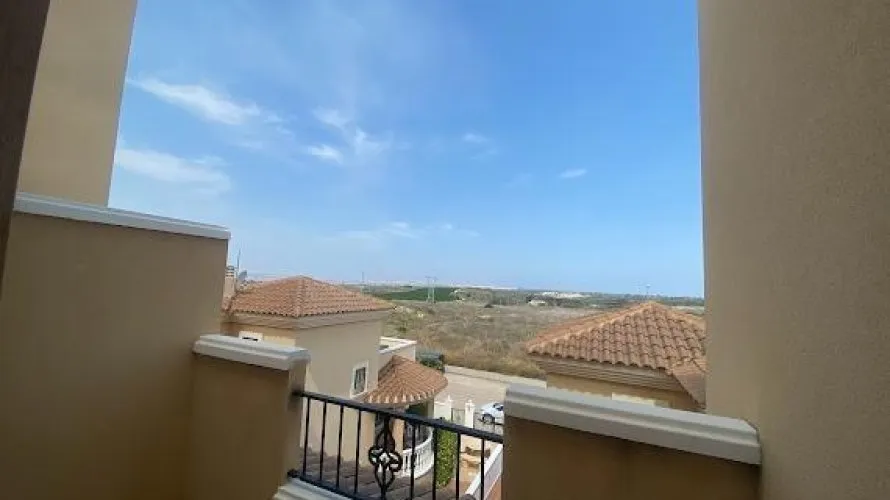 House de 2 chambres à San Miguel de Salinas, Espagne No. 2281 № 3