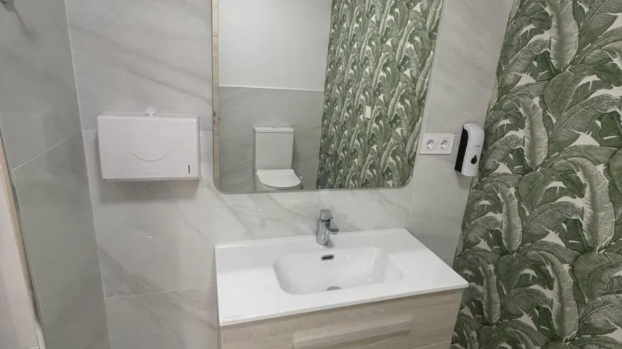 Commercial property de 87.85m² à Torrevieja, Espagne No. 2710 № 16