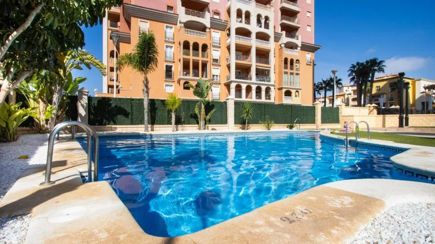 Apartment de 3 chambres à Torrevieja, Espagne No. 1569