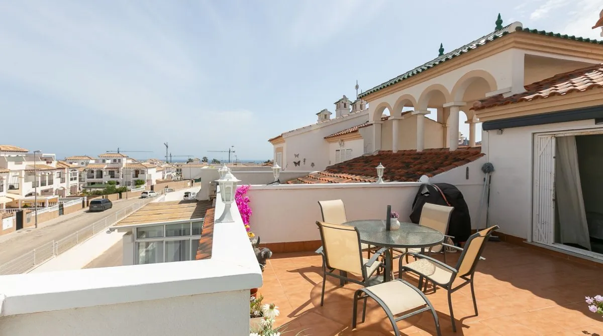 Penthouse de 89m² à Torrevieja, Espagne No. 2376