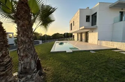 Villa de 3 chambres à Finestrat, Espagne No. 2055
