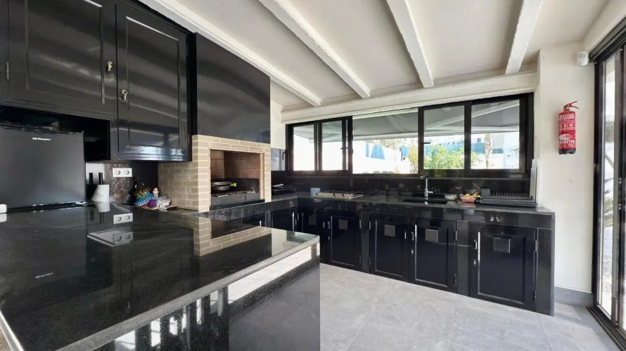 Villa de 5 chambres à San Juan, Espagne No. 2016 № 10