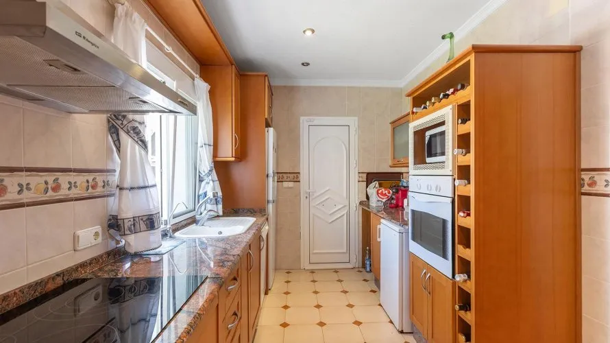 Villa de 4 chambres à Torrevieja, Espagne No. 2165 № 7