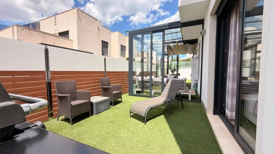 Villa de 5 chambres à Torrevieja, Espagne No. 2447 № 24