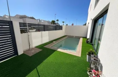 Villa de 2 chambres à Benijofar, Espagne No. 2607