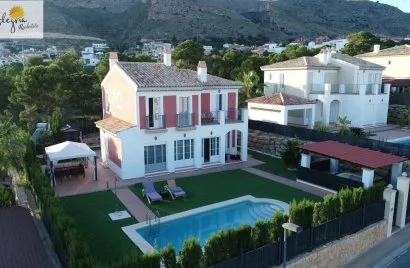 Villa de 4 chambres à Finestrat, Espagne No. 1595