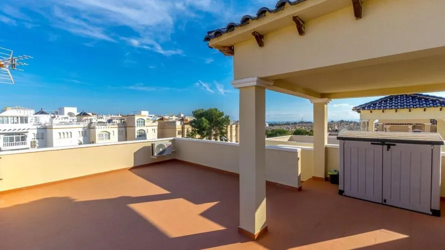 House de 105m² à Campoamor, Espagne No. 2239 № 1