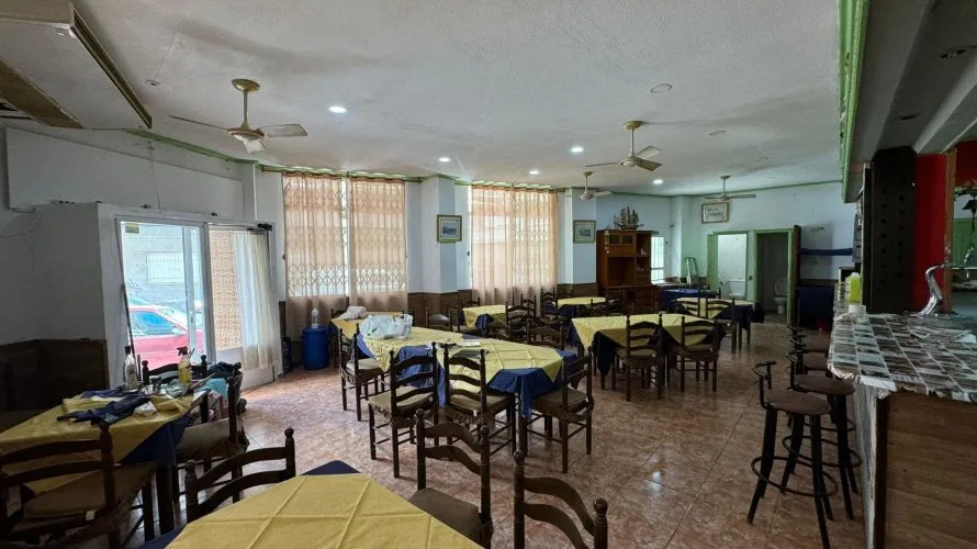 Commercial property de 118m² à Torrevieja, Espagne No. 1483 № 3