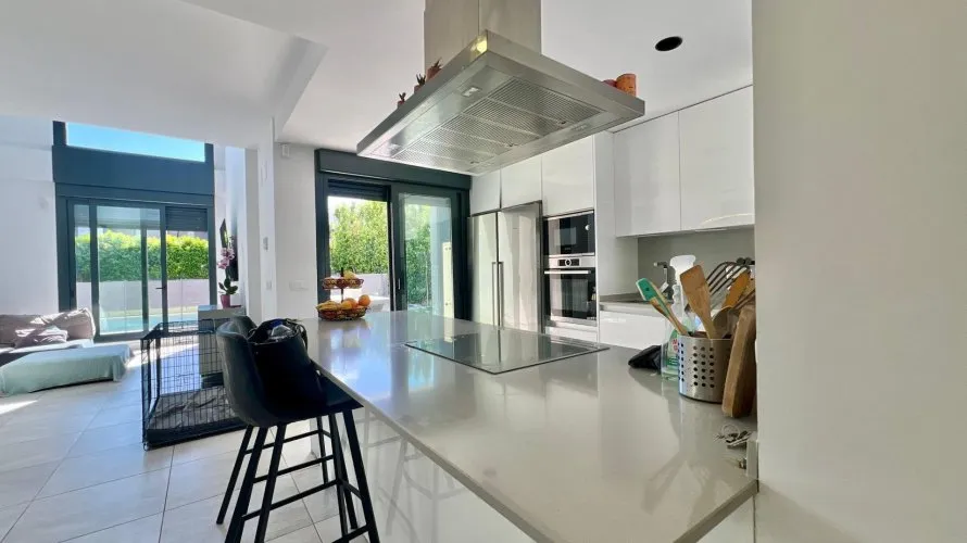 Villa de 3 chambres à Betera, Espagne No. 2608 № 17