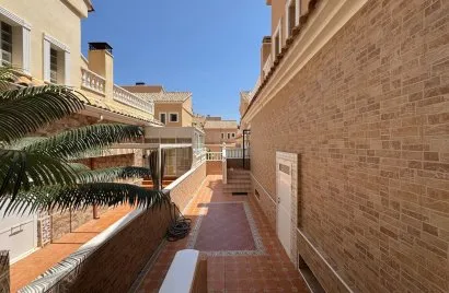 House de 3 chambres à Guardamar del Segura, Espagne No. 2130