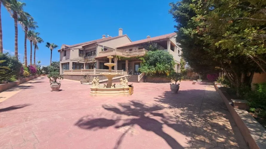 Commercial property de 871m² à La Zenia, Espagne No. 1459 № 15