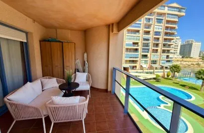 Apartment de 2 chambres à Villajoyosa, Espagne No. 2386