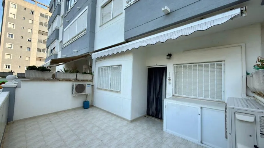 Apartment de 2 chambres à Villajoyosa, Espagne No. 2385