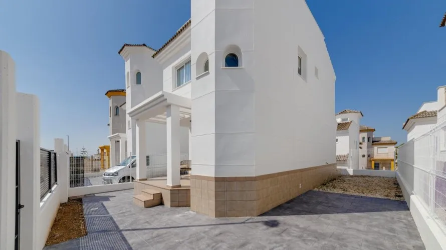 House de 3 chambres à San Fulgencio, Espagne No. 1813 № 1