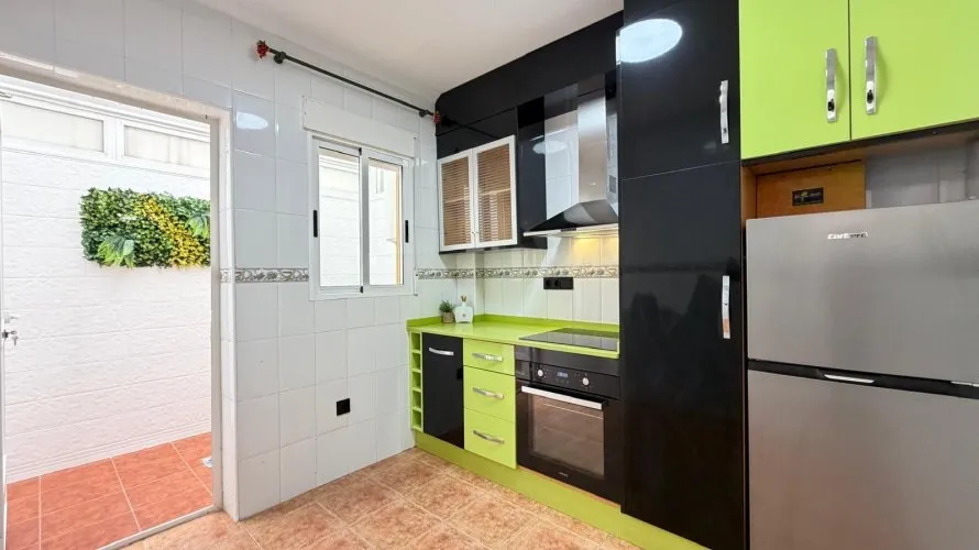 House de 3 chambres à Alicante, Espagne No. 2374 № 23