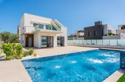 Villa de 3 chambres à Campoamor, Espagne No. 1965