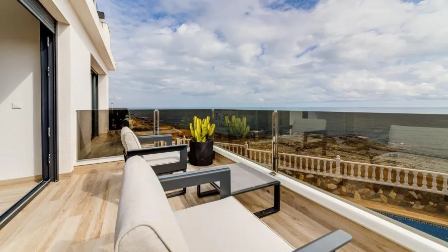 Villa de 210m² à Torrevieja, Espagne No. 2068 № 5