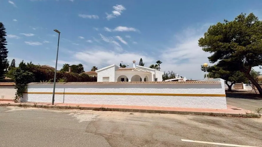 Villa de 3 chambres à Ciudad Quesada, Espagne No. 2151