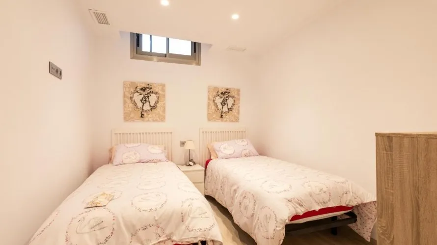 Apartment de 4 chambres à La Florida, Espagne No. 2303 № 11