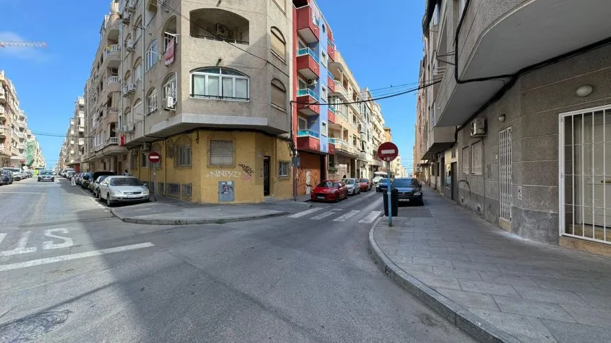 Commercial property de 118m² à Torrevieja, Espagne No. 1483 № 18
