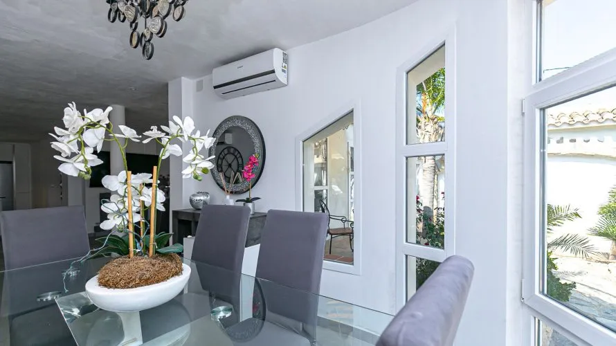 Villa de 344m² à Alicante, Espagne No. 2338 № 10