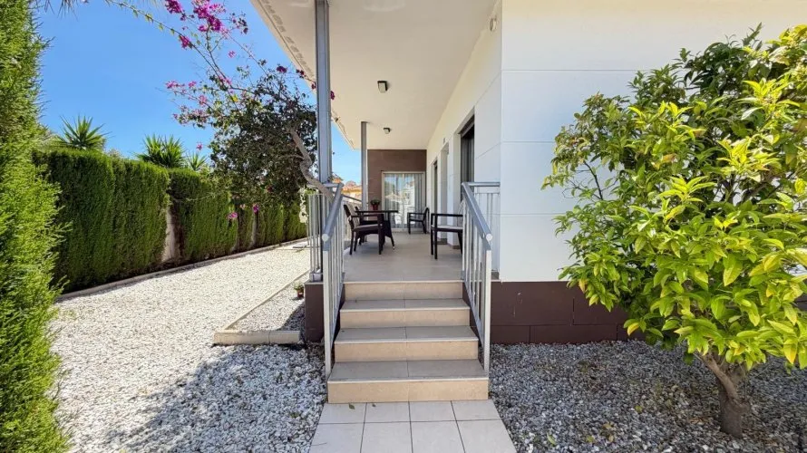 Villa de 4 chambres à Ciudad Quesada, Spain No. 2377