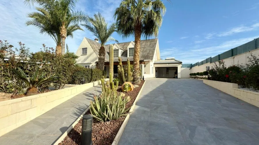 Villa de 5 chambres à San Juan, Espagne No. 2016