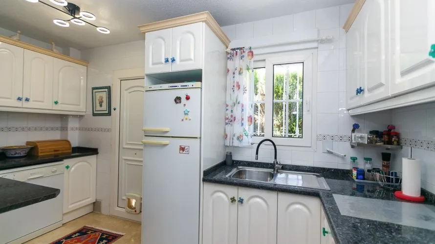 Villa de 194m² à Alicante, Espagne No. 2667 № 10