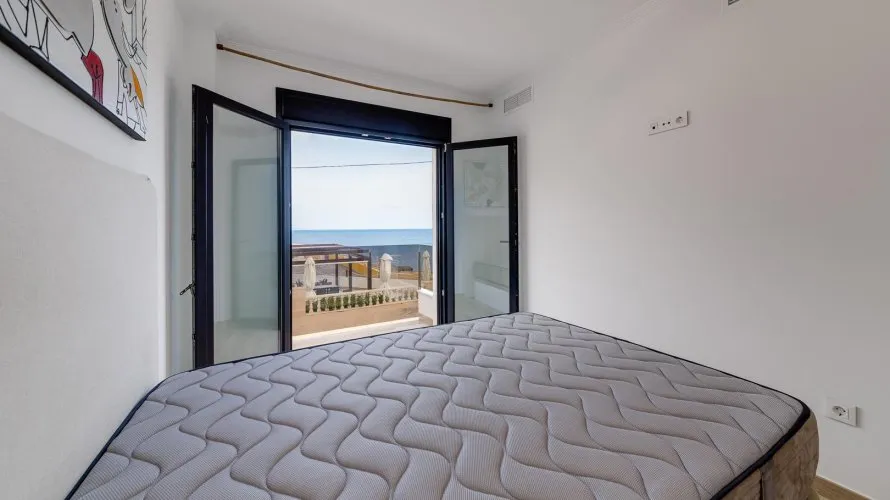 Villa de 210m² à Torrevieja, Espagne No. 2068 № 10