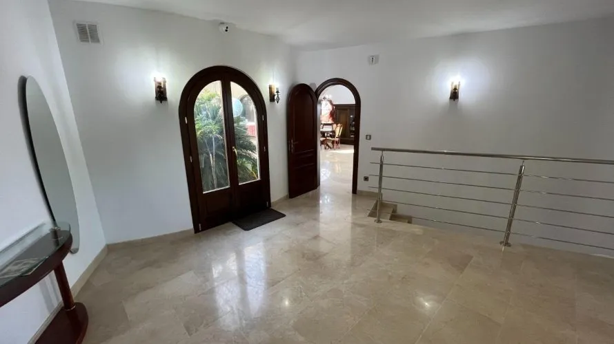 Villa de 4 chambres à Altea La Vella, Espagne No. 1855 № 2