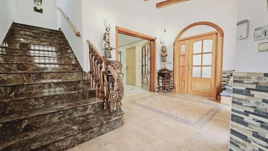 Villa de 5 chambres à Torrevieja, Espagne No. 2065 № 11