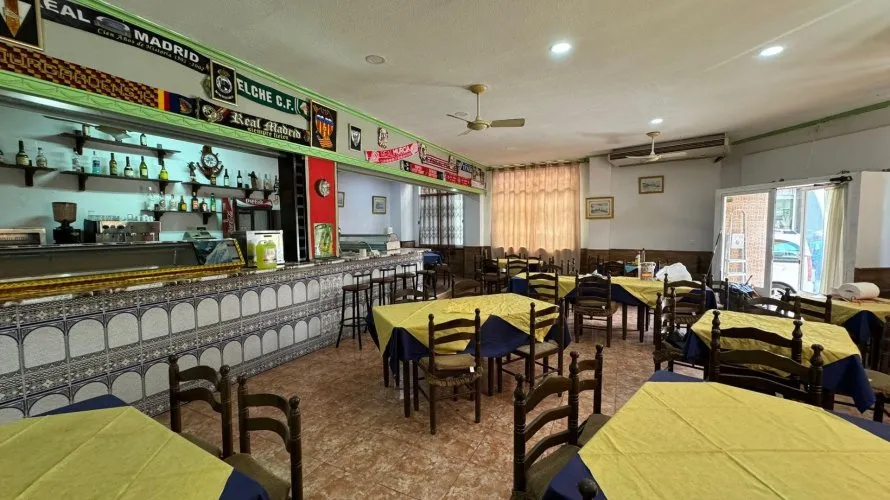 Commercial property de 118m² à Torrevieja, Espagne No. 1483 № 5