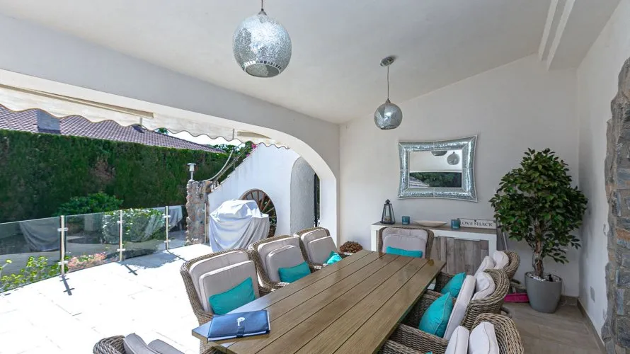 Villa de 344m² à Alicante, Espagne No. 2338 № 8