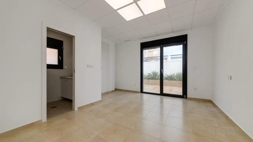 Villa de 210m² à Torrevieja, Espagne No. 2068 № 22