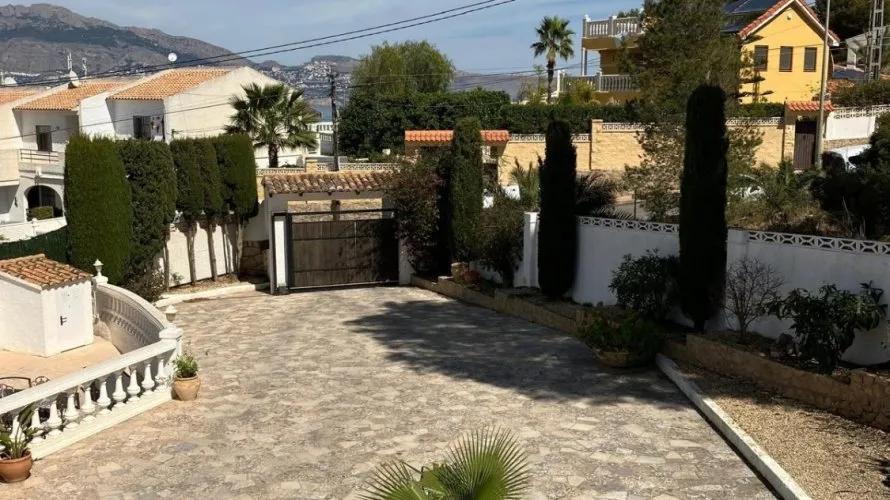 Villa de 4 chambres à Albir, Espagne No. 1937 № 24