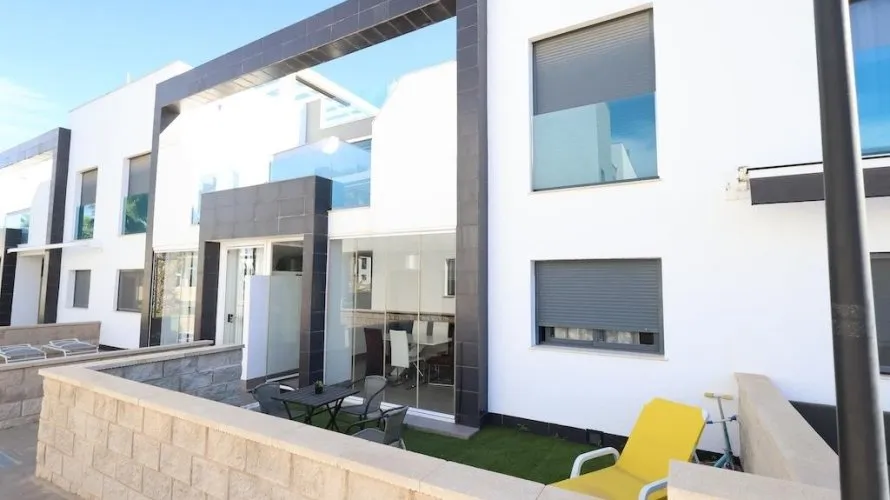 Apartment de 2 chambres à La Zenia, Espagne No. 2221