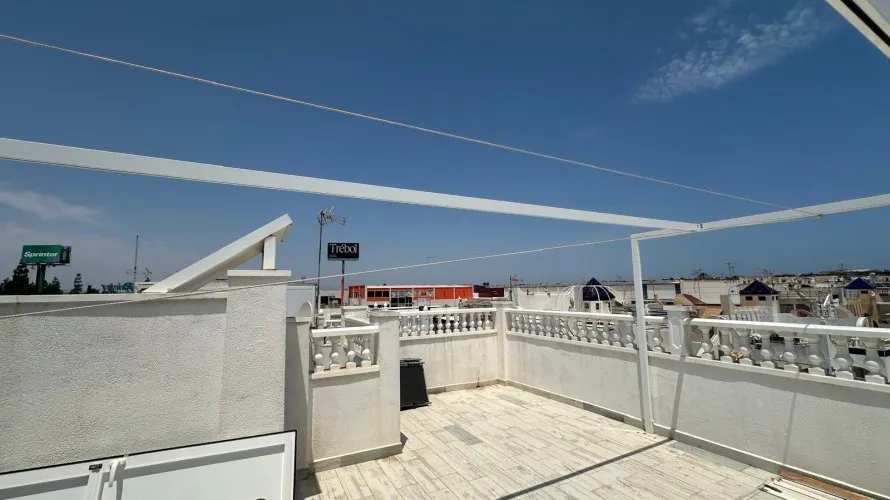 Bungalow de 2 chambres à Torrevieja, Espagne No. 1523 № 1