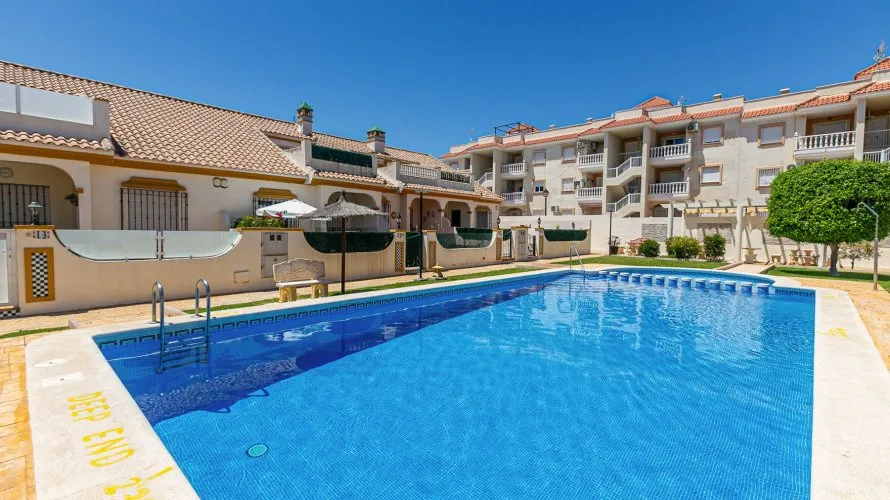 House de 80m² à La Zenia, Espagne No. 2666 № 2