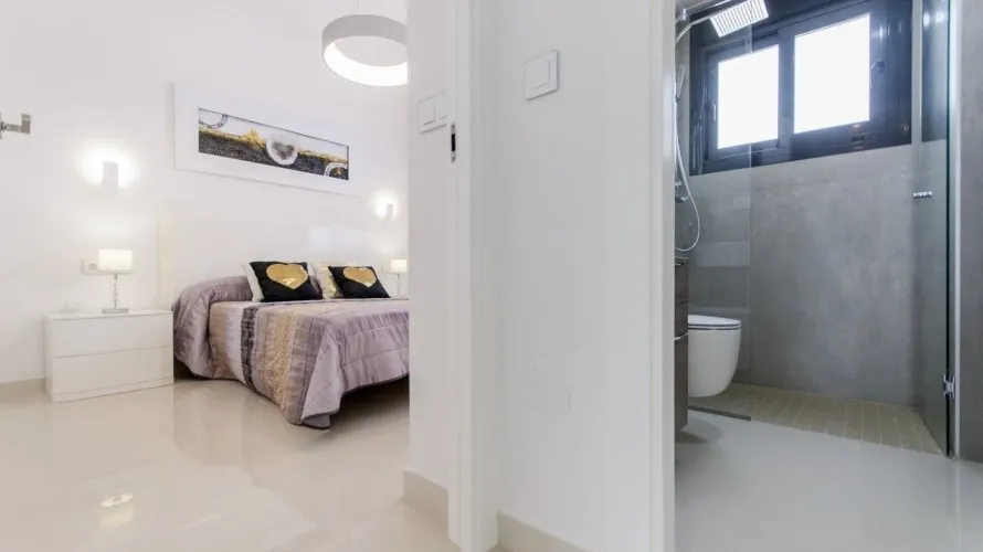 Villa de 4 chambres à San Miguel de Salinas, Espagne No. 1690 № 9