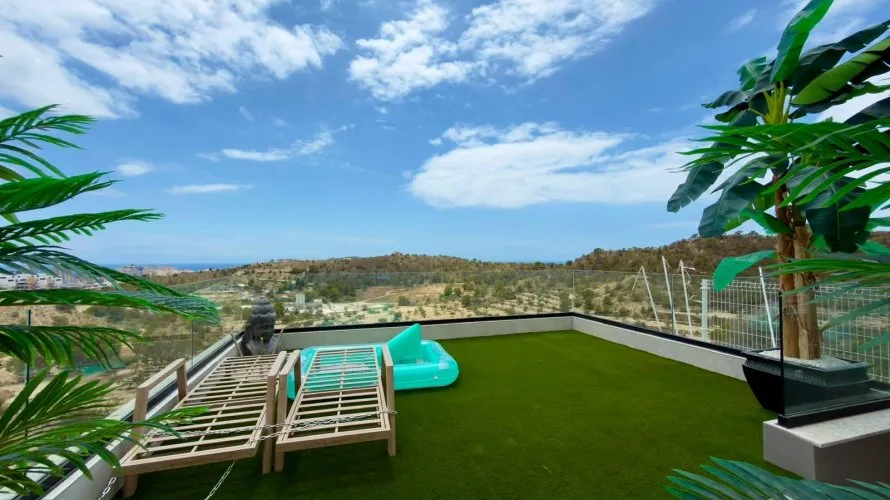 Penthouse de 2 chambres à Finestrat, Espagne No. 2709