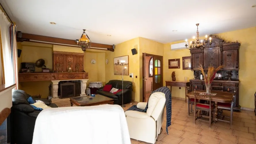 Commercial property de 468m² à San Miguel de Salinas, Espagne No. 2483 № 10
